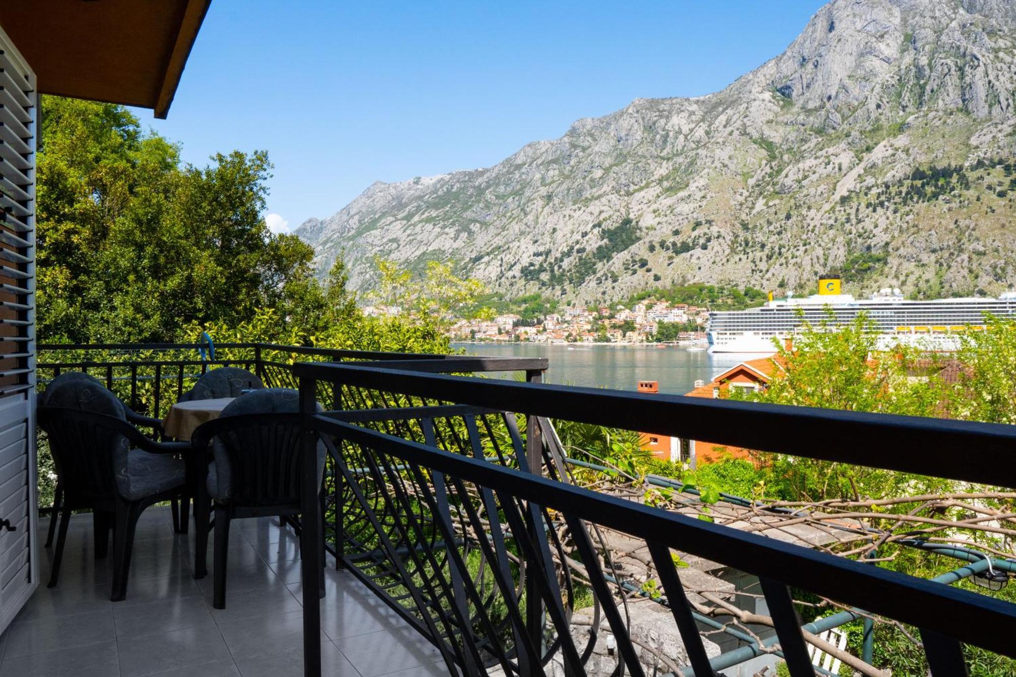 M&B Apartment Kotor Exterior photo
